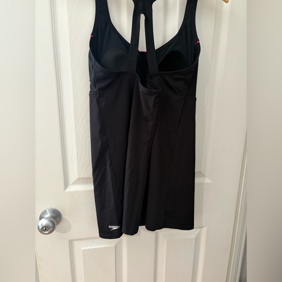 Speedo women’s swim dress 15” ptp bathing suit top Long black pink - Picture 3 of 9